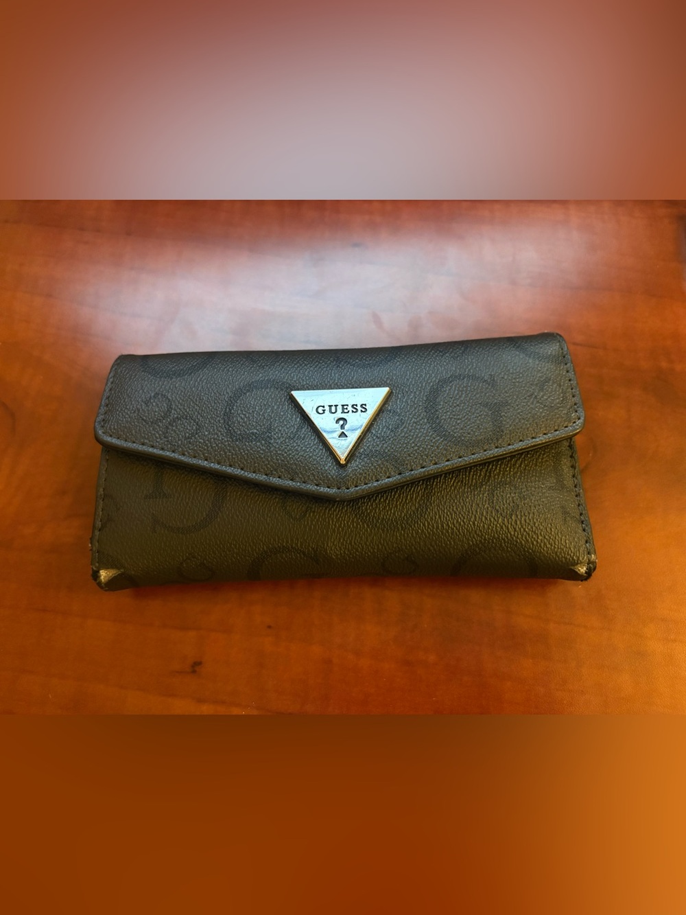 GUESS Black Triangular Logo Envelope Wallet